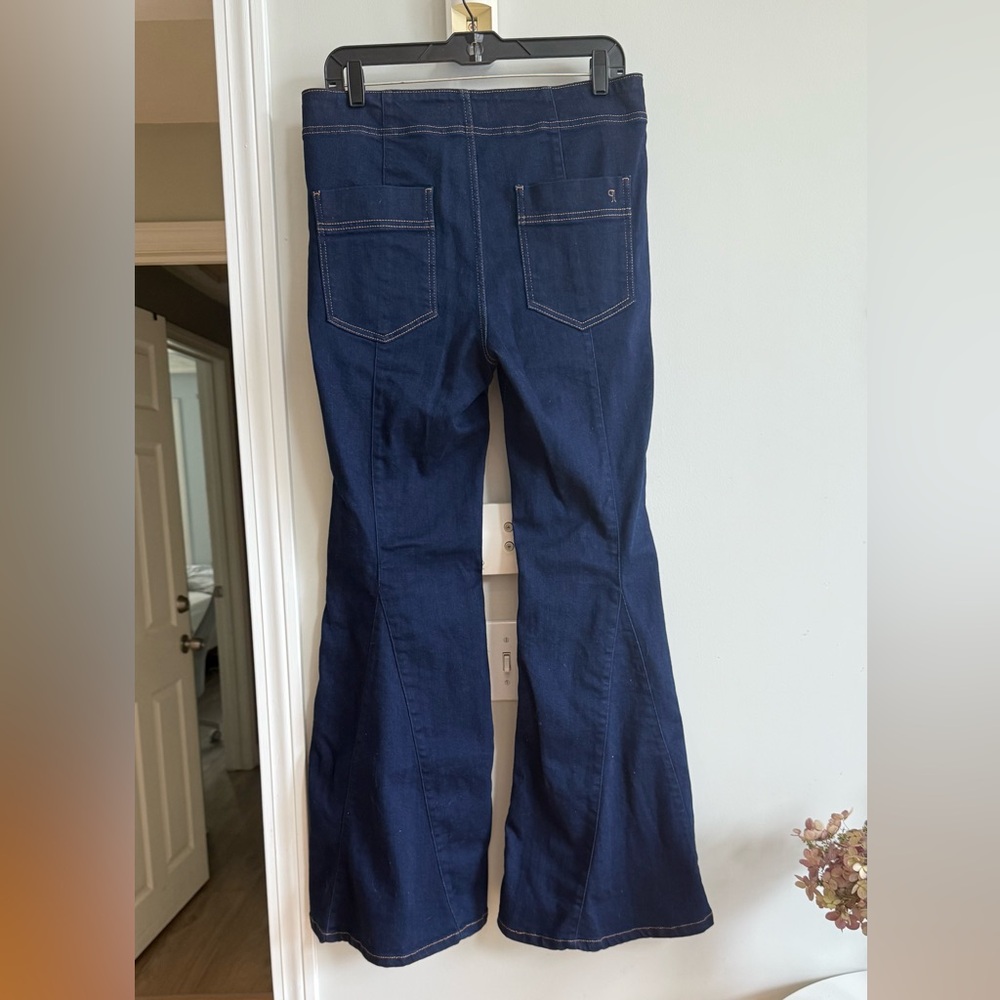 ✨Pilcro✨ Wide Leg Jeans 👖 MOST COMFORTABLE JEANS ever.  BRAND NEW Never worn.